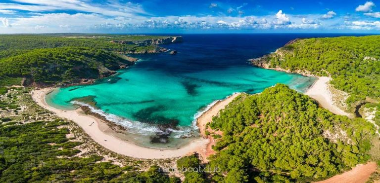aerial-drone-view-of-menorca-beach-at-cala-de-alga-Vi-Charter-Mallorca-book-today aerial-drone-view-of-menorca-beach-at-cala-de-alga-Vi-Charter-Mallorca-book-today
