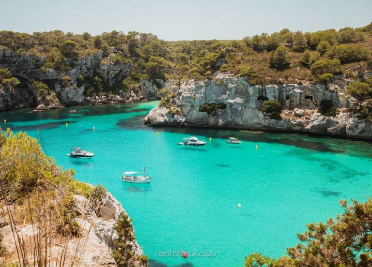 high-angle-view-of-yachts-anchored-at-cala-macarel-Vi-Charter-Mallorca-book-today high-angle-view-of-yachts-anchored-at-cala-macarel-Vi-Charter-Mallorca-book-today