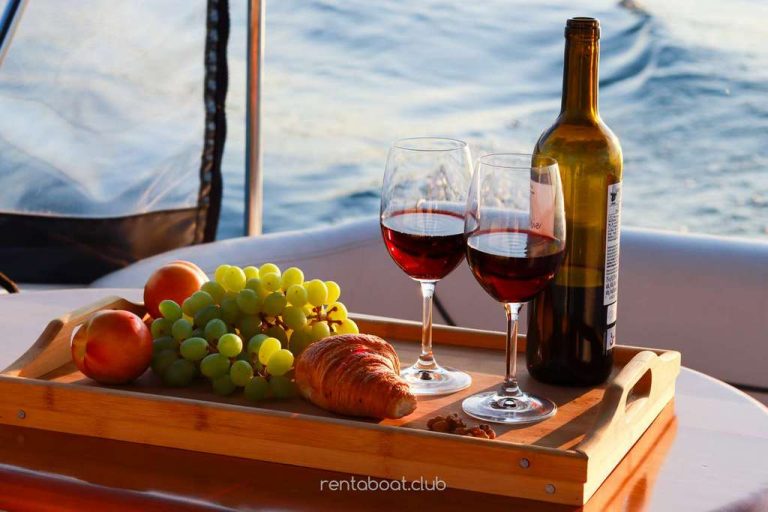 on-a-boat-celebrating-summer-time-relaxing-mome-Vi-Charter-Mallorca-book-today on-a-boat-celebrating-summer-time-relaxing-mome-Vi-Charter-Mallorca-book-today