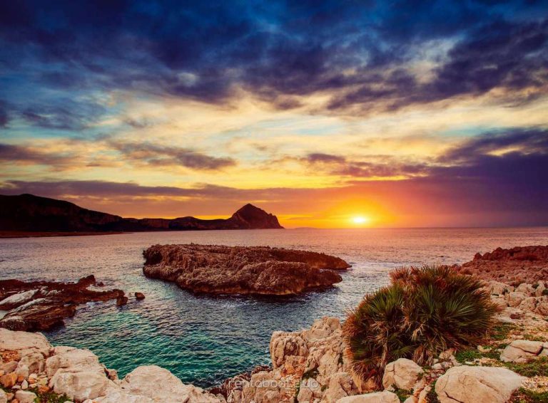 sea-coast-at-sunset-Vi-Charter-Mallorca-book-today sea-coast-at-sunset-Vi-Charter-Mallorca-book-today