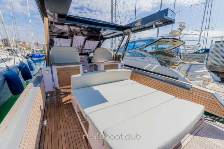 yacht-vi-q4-moto-boat-for-sale-custome-made-for-private-use-and-charter-234 yacht-vi-q4-moto-boat-for-sale-custome-made-for-private-use-and-charter-234