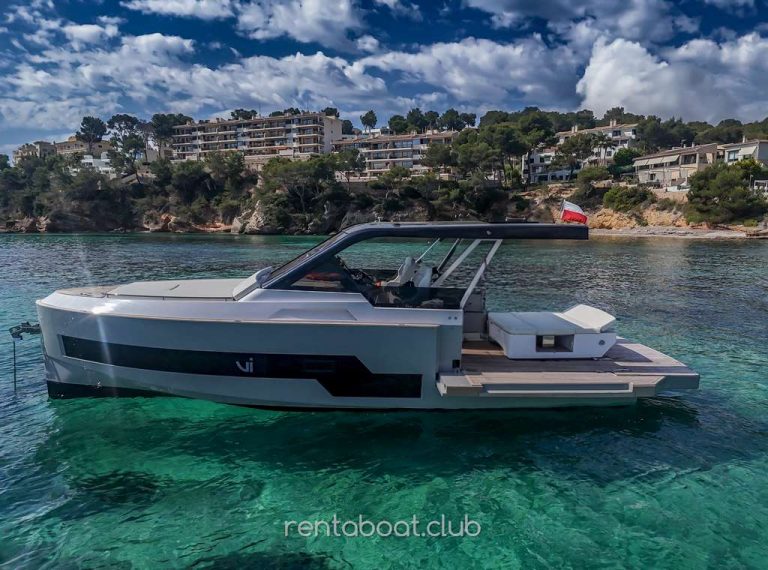 yacht-vi-q4-moto-boat-for-sale-custome-made-for-private-use-and-charter-mallorca-9(1) yacht-vi-q4-moto-boat-for-sale-custome-made-for-private-use-and-charter-mallorca-9(1)